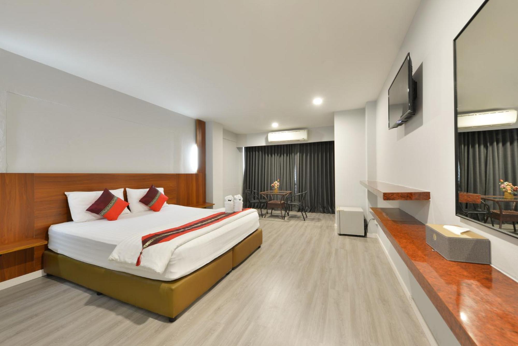 Berich Hotel Tak Kültér fotó